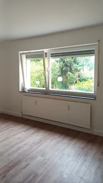 * RUHIG & GRÜN WOHNEN IM BELIEBTEN STAAKEN: MIT DUSCHBAD & DESIGNBODEN! * — photo 1